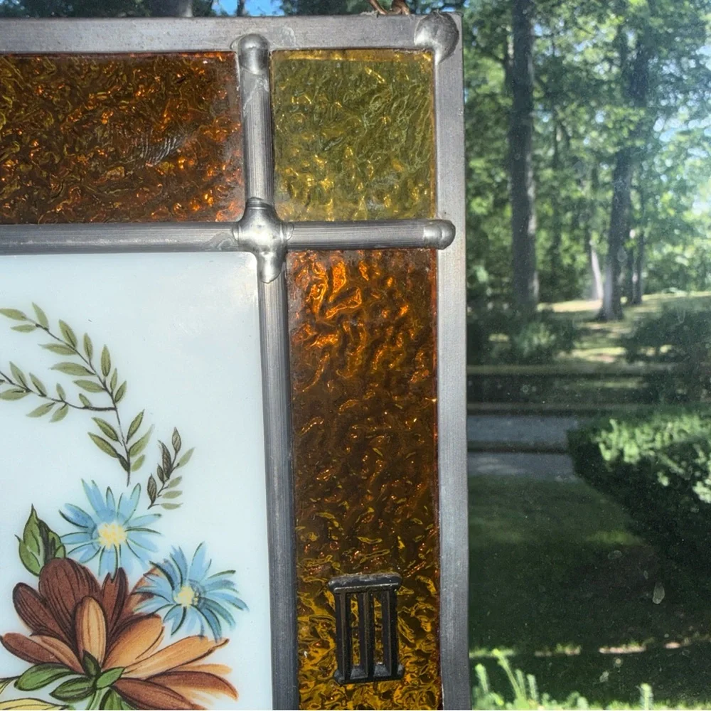 Vintage Amber and Yellow Stained Glass Floral Clock. Works